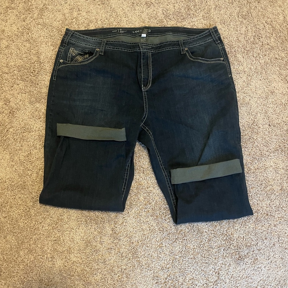 Lane Bryant Genius Fit Crop Jeans.  Soft stretch  denim. Front and back pockets